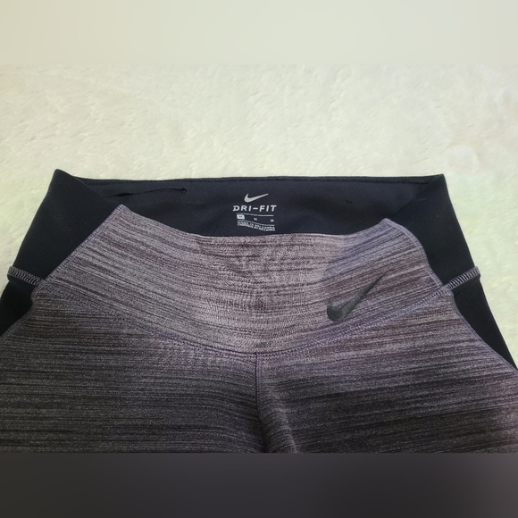Nike Legendary Training Leggings - Picture 6 of 10